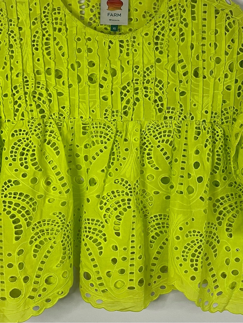FARM Rio Palm Tree Richelieu Eyelet Ruffle Blouse Lime XS - Picture 7 of 12